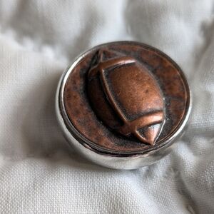 Ginger Snap Silver Toned brown Football 20mm Snap/Button EUC